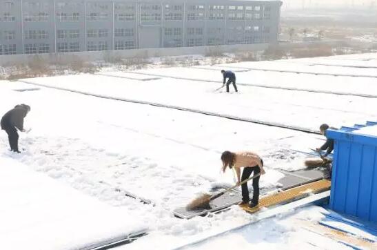 1MW屋頂光伏電站如何除雪？這個(gè)業(yè)主的建議真好！